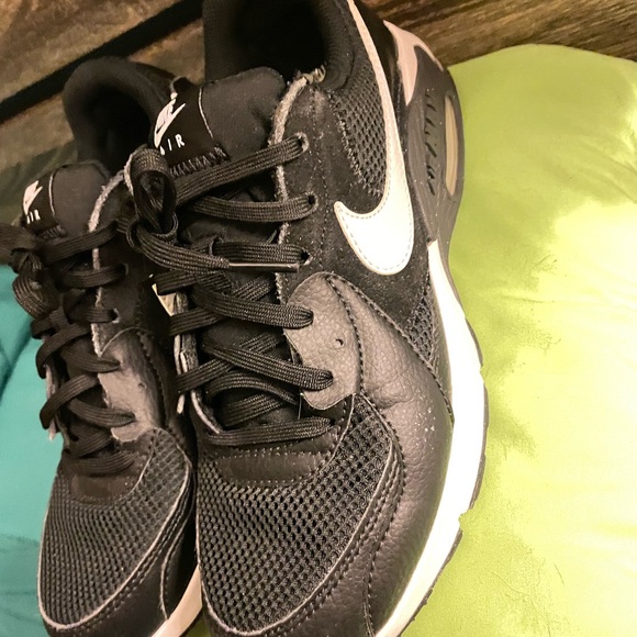 Nike Air Men's Black Mesh Sneakers - Picture 2 of 3